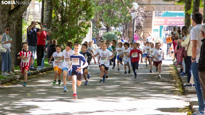 En fotos | Los más pequeños también se animan a quemar zapatilla en la carrera infantil de la Media Maratón de Soria 2025