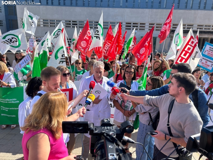 Decenas de sanitarios sorianos piden al Ministerio un estatuto marco digno: No descartamos ir a la huelga