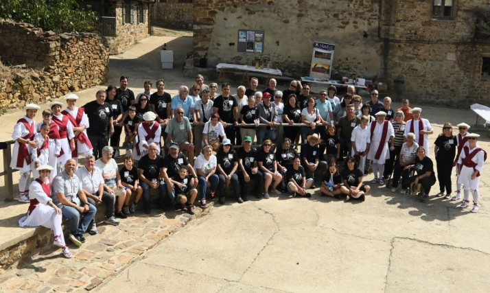 Amigos de Sarnago organiza el segundo encuentro de su linaje para impulsar el pueblo