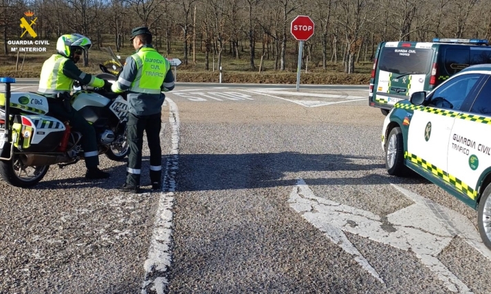 La Guardia Civil de Soria investiga a un conductor que circulaba raro, que cuadruplicaba la tasa de alcoholemia y que tenía suspendido el permiso de conducción