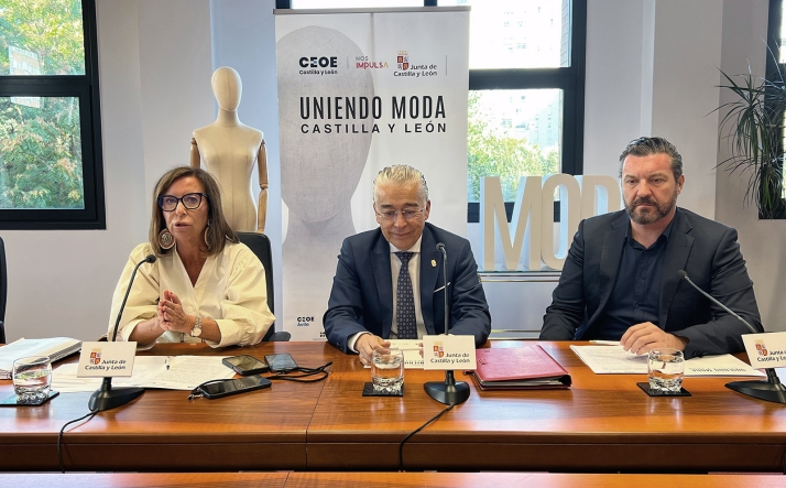 La pasarela Uniendo Moda Castilla y León celebra su tercera edición los días 1 y 2 de octubre en Burgos con 16 prestigiosos diseñadores de la Comunidad