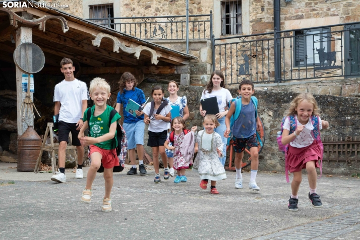 La gran vuelta al cole: ¿Cómo es el regreso a las aulas para una familia con once hijos?