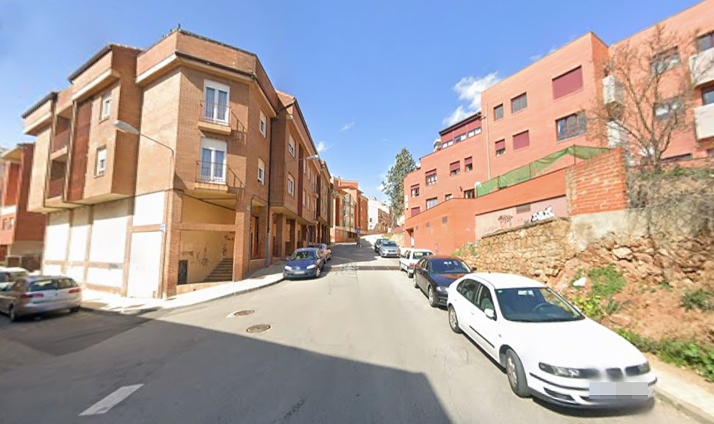 Una cesión de 180 m² permitirá reubicar el saneamiento y ampliar la acera en San Martín de Finojosa