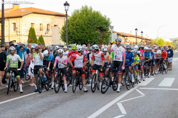 GALERÍA | Ciclismo máster con la élite nacional en San Leonardo