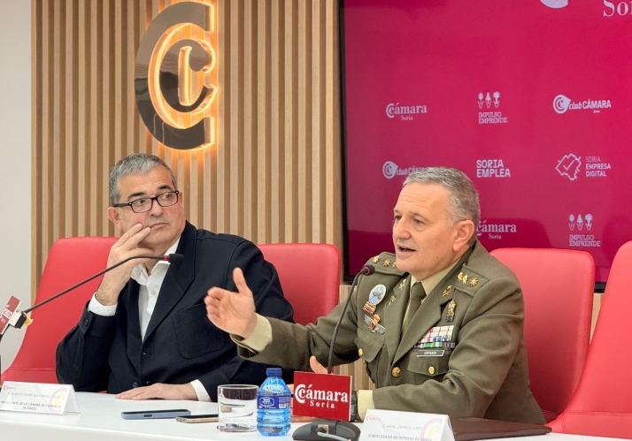 La Cámara y Defensa impulsarán la incorporación laboral del personal militar retirado