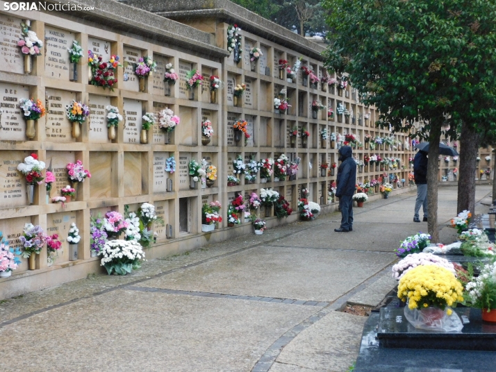 La cremación se impone al entierro tradicional en España según un nuevo estudio