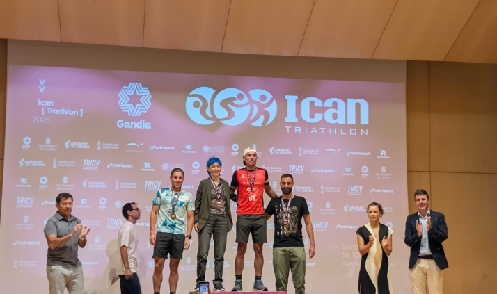 Dos triatletas sorianos suben al podio en el Ironman de Gandía