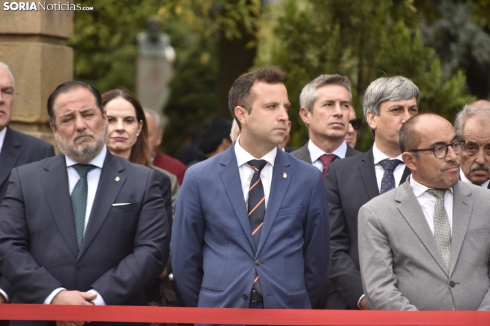 Jiménez carga contra el comisario político Miguel Latorre por boicotear el acto de la Guardia Civil