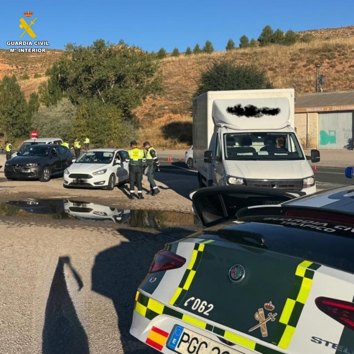 La Guardia Civil investiga a un conductor en Cidones por duplicar la tasa de alcohol tras ser alertados por varios ciudadanos