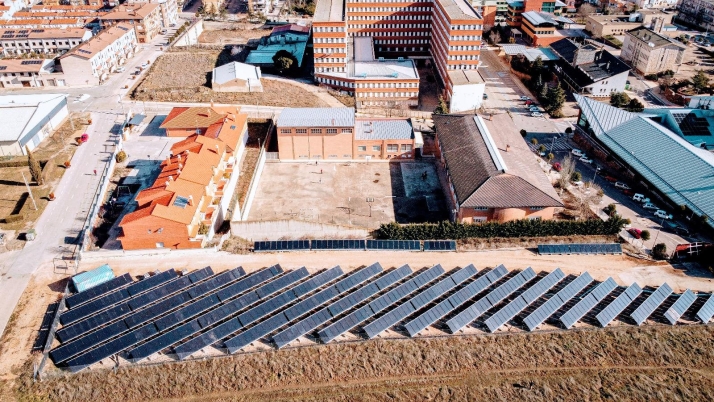 Este pueblo de Soria estrena un sistema único en España que genera calor y energía eléctrica