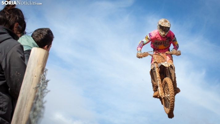 GALERÍA | Saltos, barro y mucha gasolina en el Campeonato de Castilla y León de Motocross en San Esteban