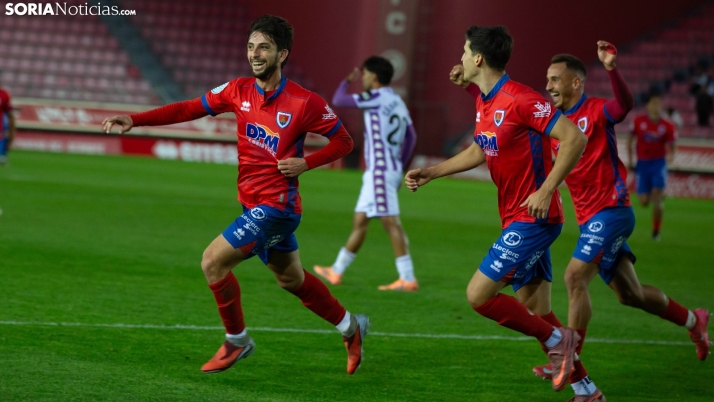 Las imágenes del C.D. Numancia 3-1 Real Valladolid B: Doblete de Cristian Delgado y tercera victoria consecutiva en liga