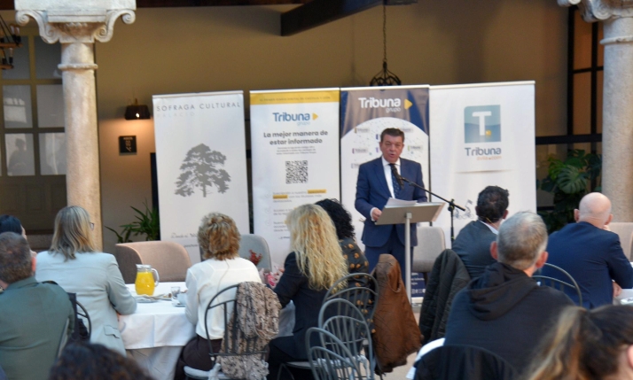 Atención en 80 idiomas y horario ampliado: así funciona el 012 Rural que ya usan 450 ayuntamientos