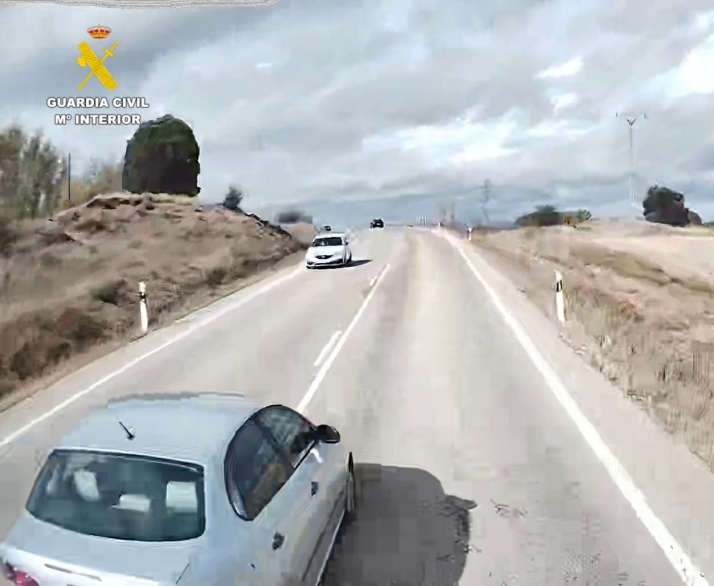 La Guardia Civil de Soria investiga a una persona por conducción temeraria después de ser grabada por otro usuario de la vía