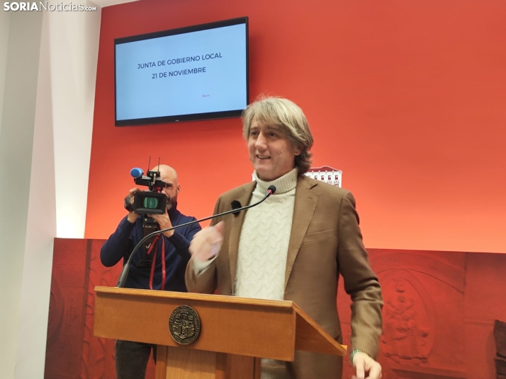 Carlos Martínez, sobre la compra del piso del Palacio de Alcántara (300.000€) y los cierres de la Juventud