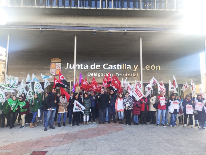 Los sindicatos denuncian la falta de personal administrativo en la educación de Castilla y León