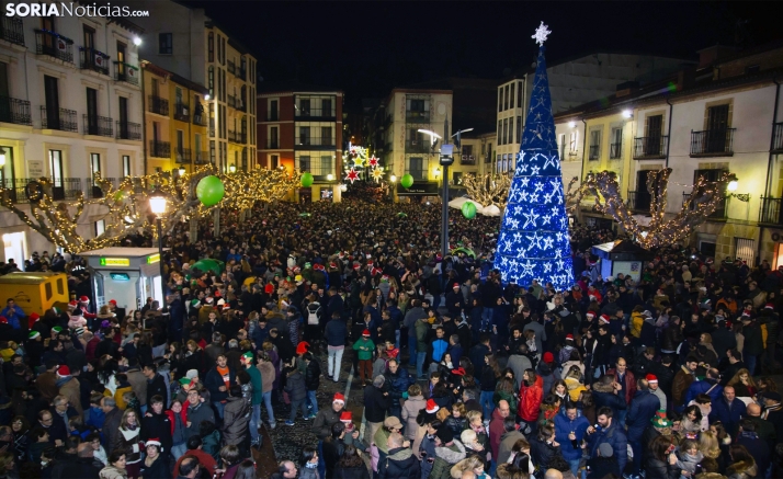 Solo el 23 % del vidrio de las champanadas acaba en el contenedor: el Ayuntamiento pide responsabilidad