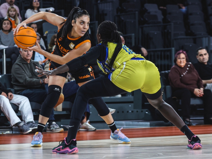 Cristina Ouviña vuelve a las pistas con Valencia Basket tras ser madre