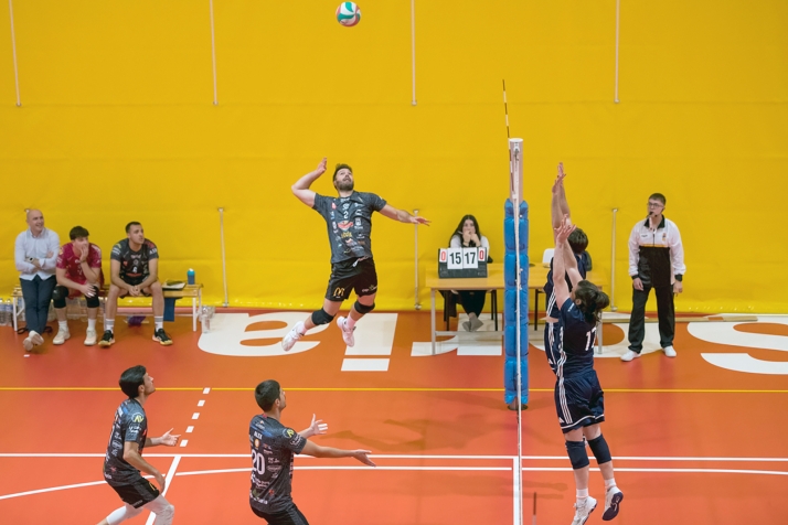 El Moreno Sáez Sporting no acusa las rotaciones y supera por 3-1 al Universidad de Burgos