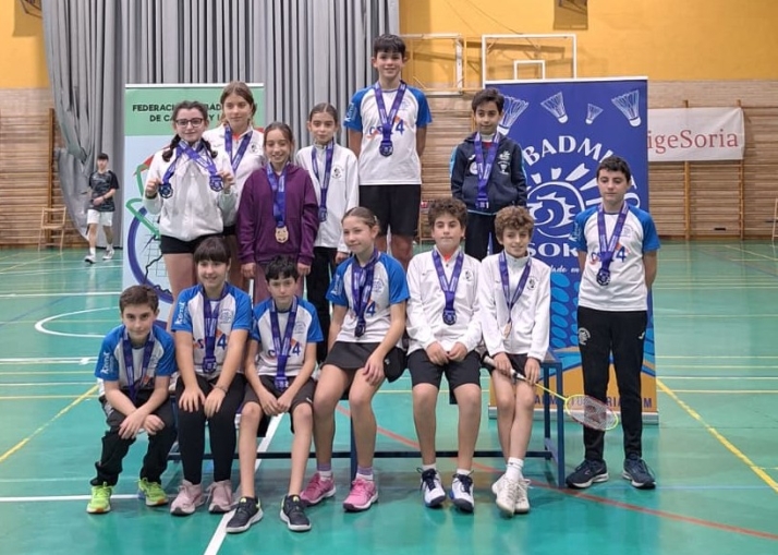 El futuro y la veteranía del bádminton soriano triunfan simultáneamente en Soria y Madrid