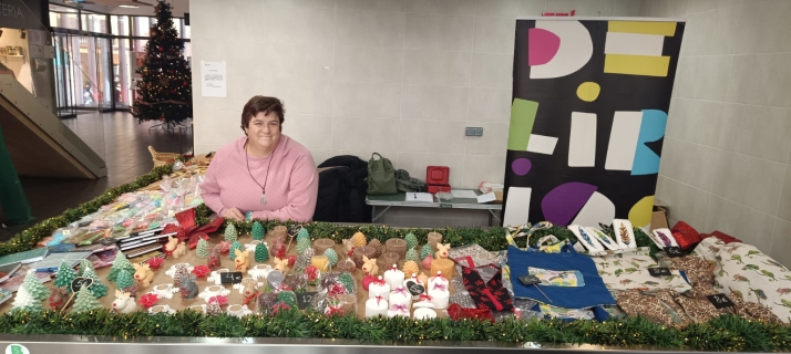 La línea de productos artesanos Delirios Fadess Shop regresa al Mercado de Abastos por Navidad