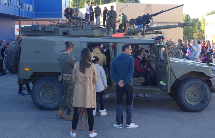 De las maniobras en Tierras Altas a la conexión escolar con la Antártida