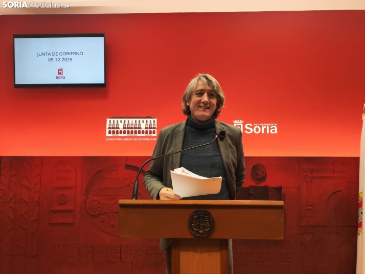 Carlos Martínez acusa a los consejeros de la Junta de hacer campaña electoral con proyectos prometidos hace 25 años