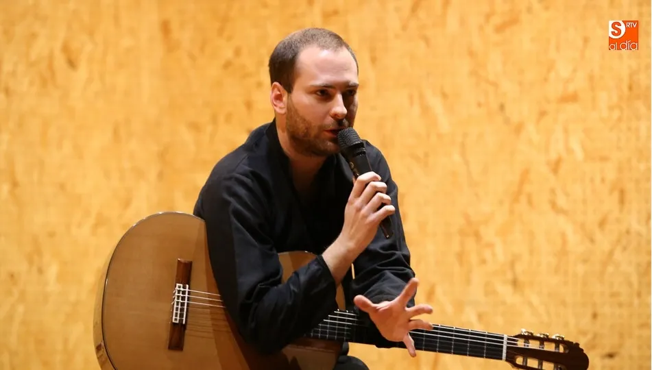 La guitarra de David Antigüedad llega a El Charro a favor del pueblo saharaui