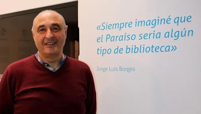 José Luis Sánchez Rodríguez, bibliotecario de la Biblioteca municipal, retoma este viernes el proyecto Los Fundamentales