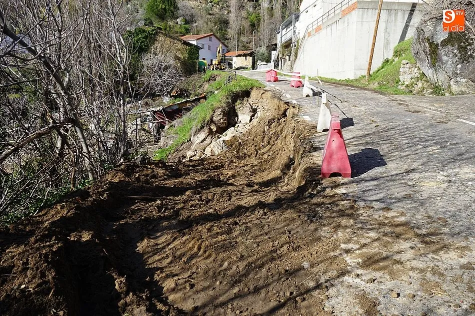Travesía de Casas del Conde donde se ha producido uno de los desprendimientos más complicados en los últimos días