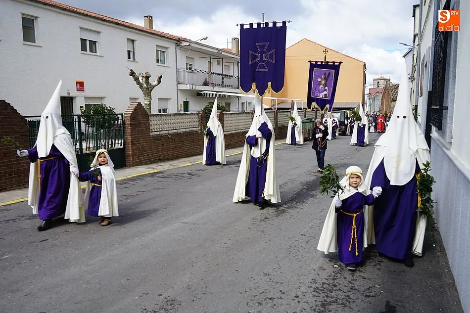 Los fieles demuestran su devoción en el Domingo de Ramos