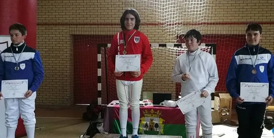 Oro para la esgrima salmantina en Plasencia  