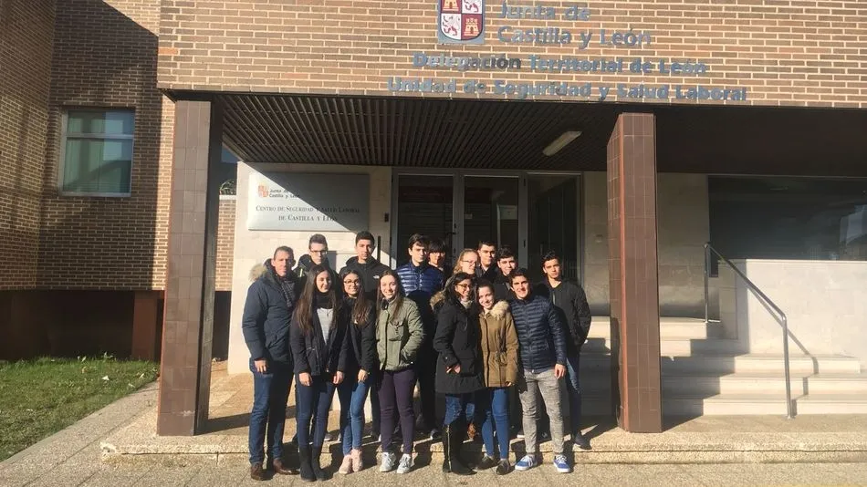 La Junta premia al colegio Antonio Machado por su VI Semana de la Seguridad  