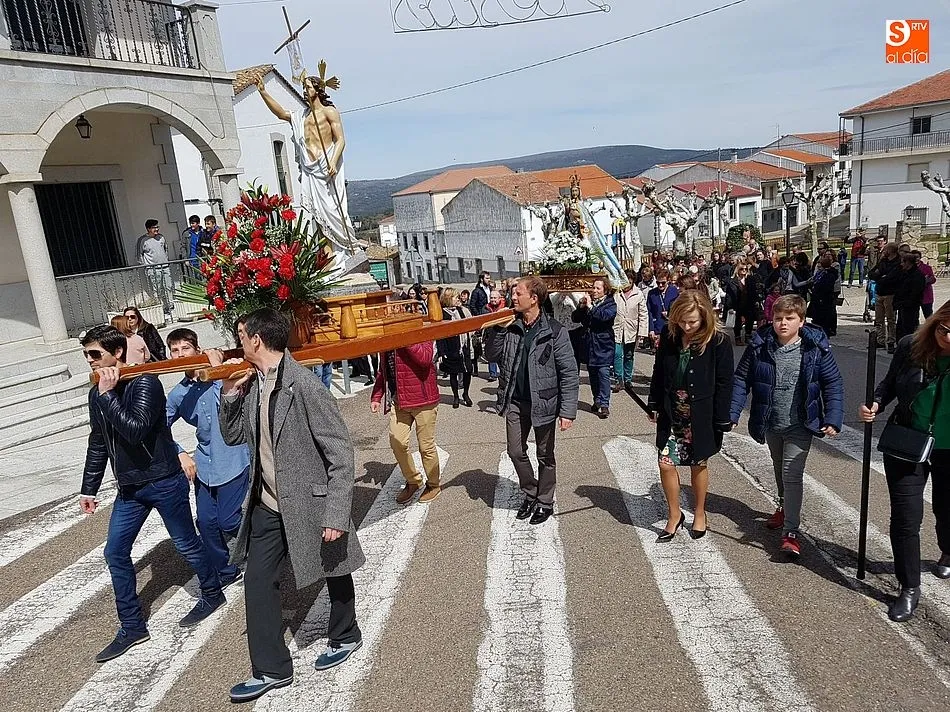 Las imágenes de Jesucristo y La Virgen María se encontraron en el Domingo de Pascua