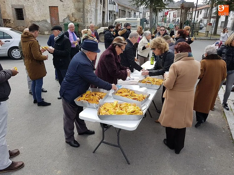 Nava de Béjar celebra la Pascua con sabor a hornazo