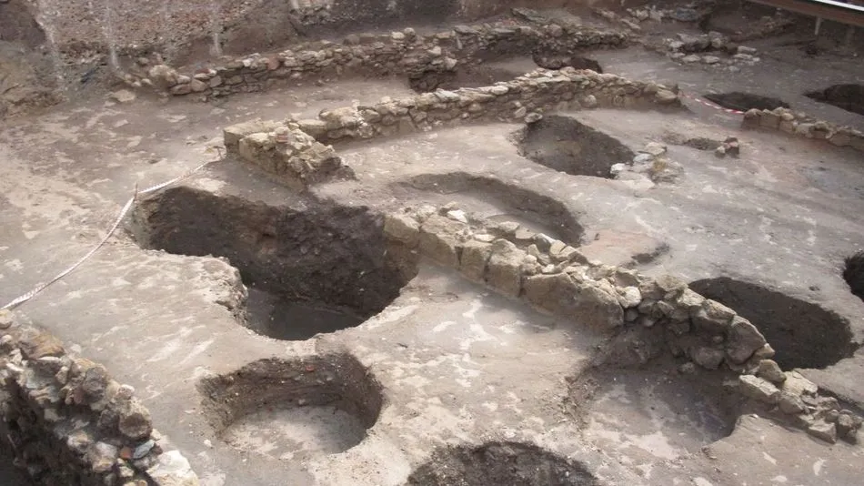 Restos localizados en la calle San Pablo