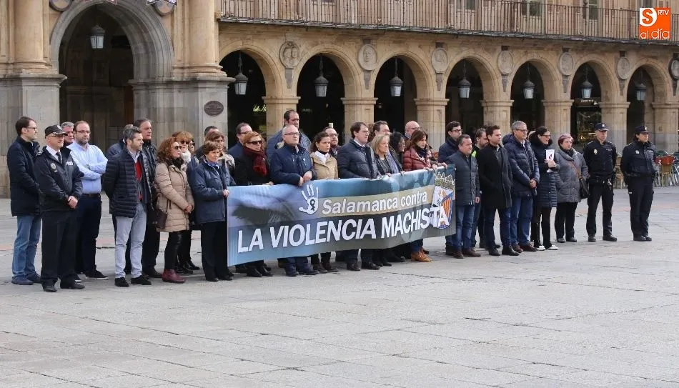 Concentración contra la violencia de género en la Plaza Mayor. Foto de Alberto Martín