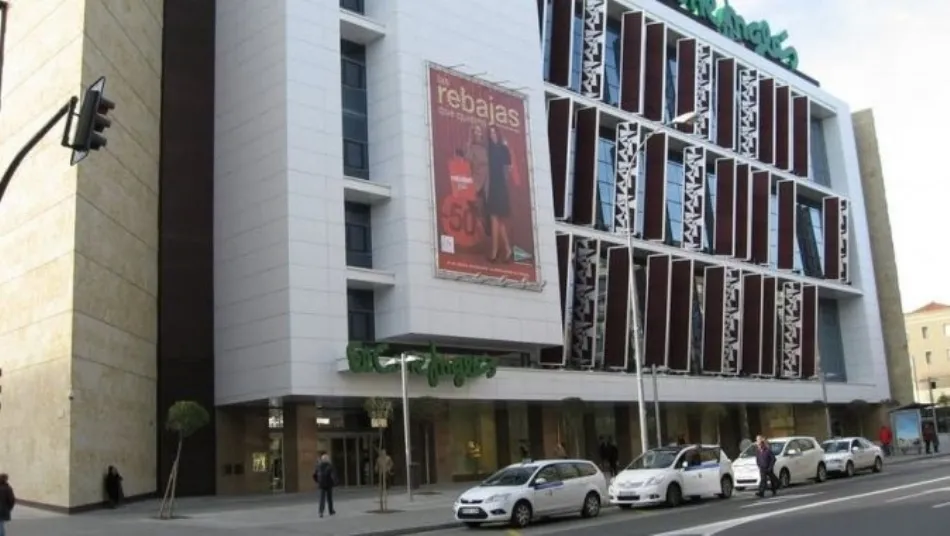 Fachada principal de El Corte Inglés en Salamanca