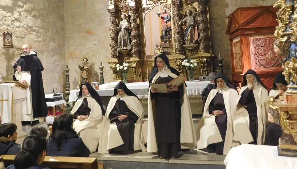 Representación teatral en la iglesia de Monterrubio de Armuña