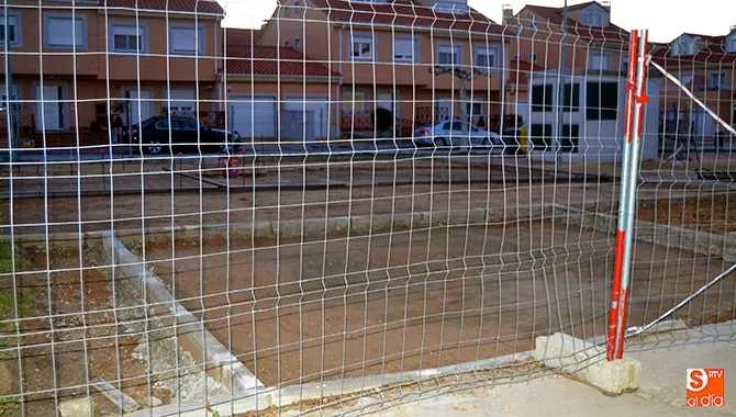 El Ayuntamiento ha iniciado las obras de reforma en la Plaza de las Culturas, demandada por sus vecinos desde hace años