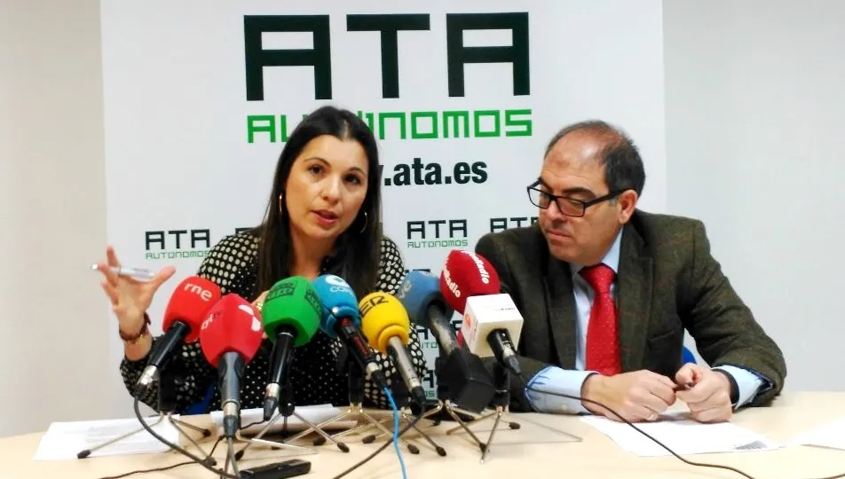 El presidente nacional de ATA, Lorenzo Amor, y la autonómica, Soraya Mayo