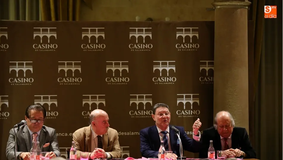 Un nuevo número de la revista Helmántica acompaña en el Casino de Salamanca al documental sobre...