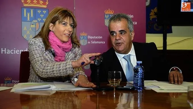 La diputada de Bienestar Social, Eva Picado, y el diputado de Centros Asistenciales, José María Sánchez