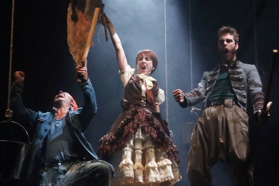 Un momento de la puesta en escena de la obra Las aventuras de T. Sawyer