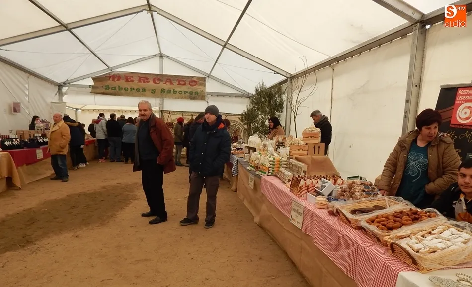 Mercado artesano en Torresmenudas, entre las actividades organizadas dentro de las jornadas culturales