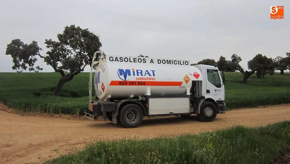 Uno de los vehículos de la flota de Mirat Combustibles