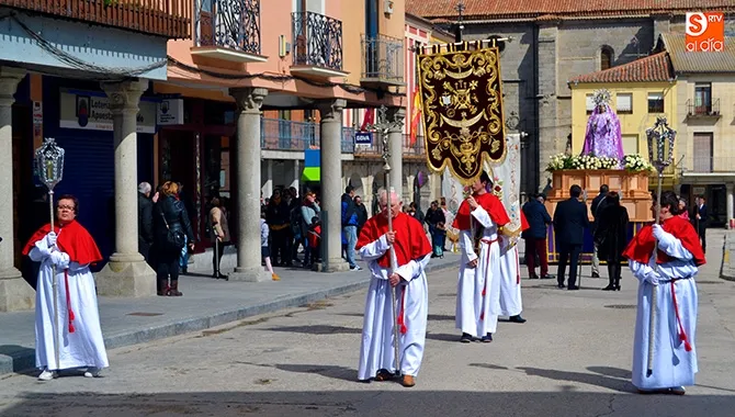 Las plazas de España y Constitución acogían la tradicional procesión de la Virgen de la Misericordia