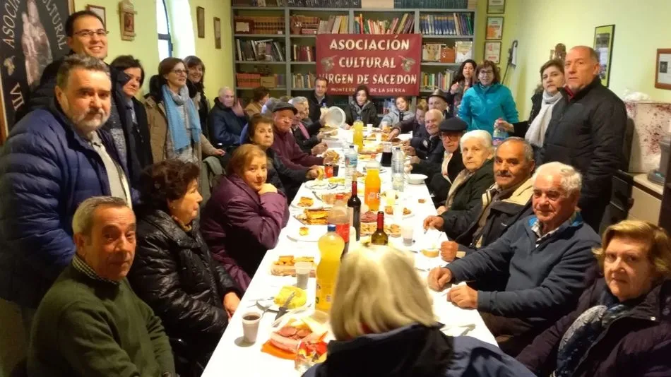La Asociación Virgen de Sacedon celebrando el Lunes de Aguas
