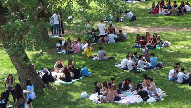 Las pornaes y el Lunes de Aguas