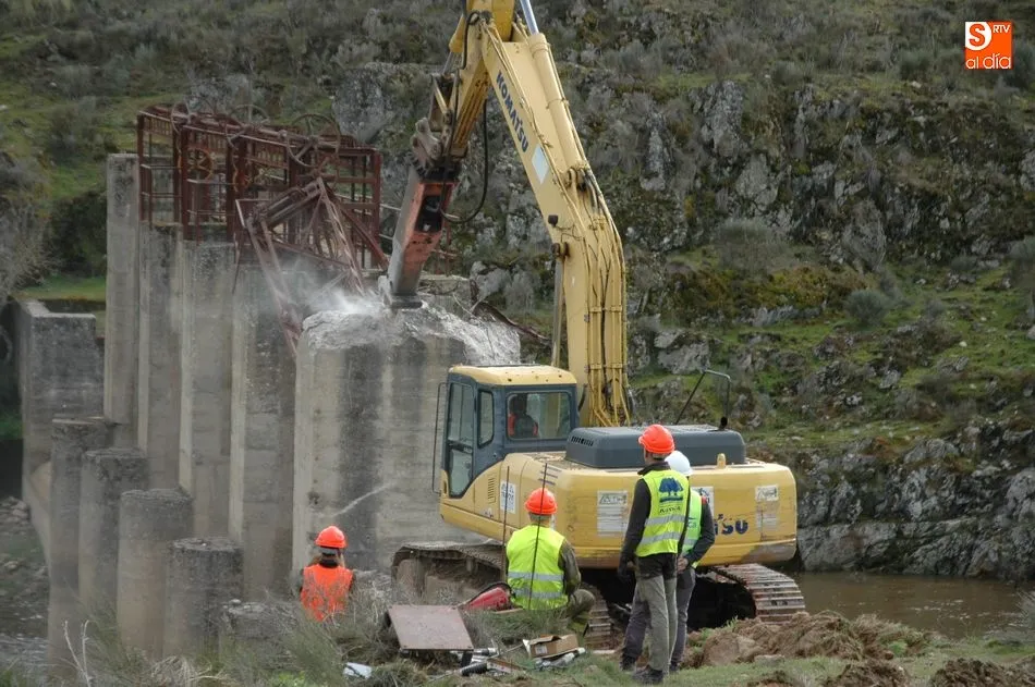 La CHD inicia el derribo de la presa de Yecla de Yeltes  